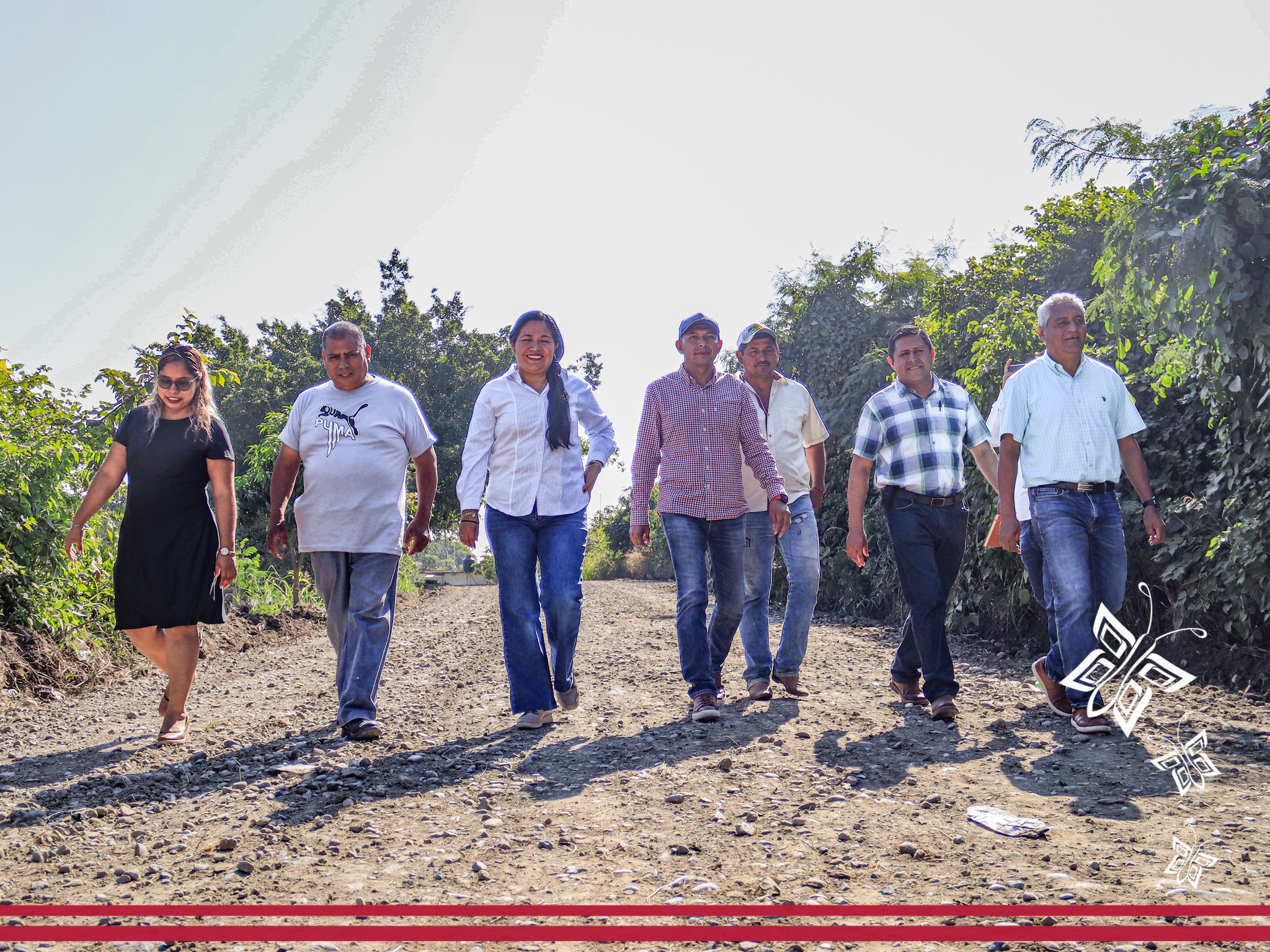 Ayuntamiento mejora los caminos en comunidades